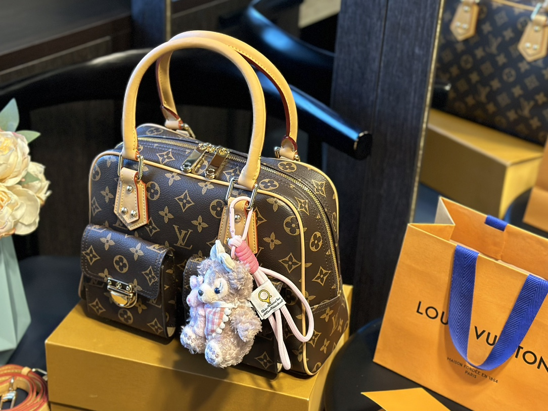 Louis new arrival Manhattan vintage bag size:30 * 20cm