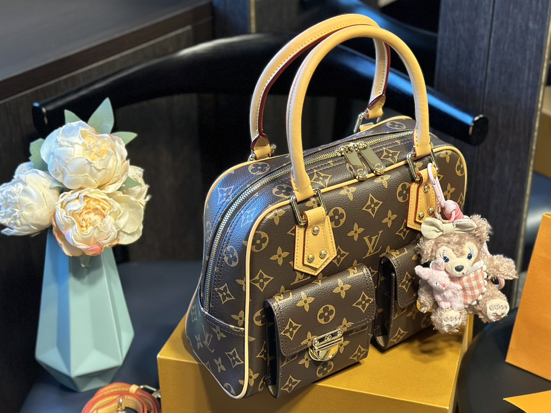 Louis new arrival Manhattan vintage bag size:30 * 20cm