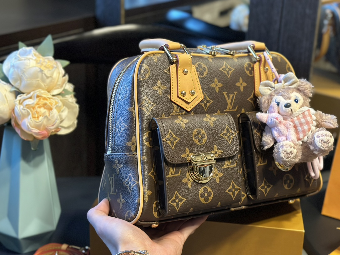 Louis new arrival Manhattan vintage bag size:30 * 20cm