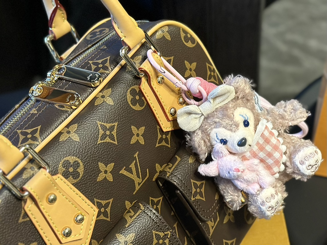 Louis new arrival Manhattan vintage bag size:30 * 20cm