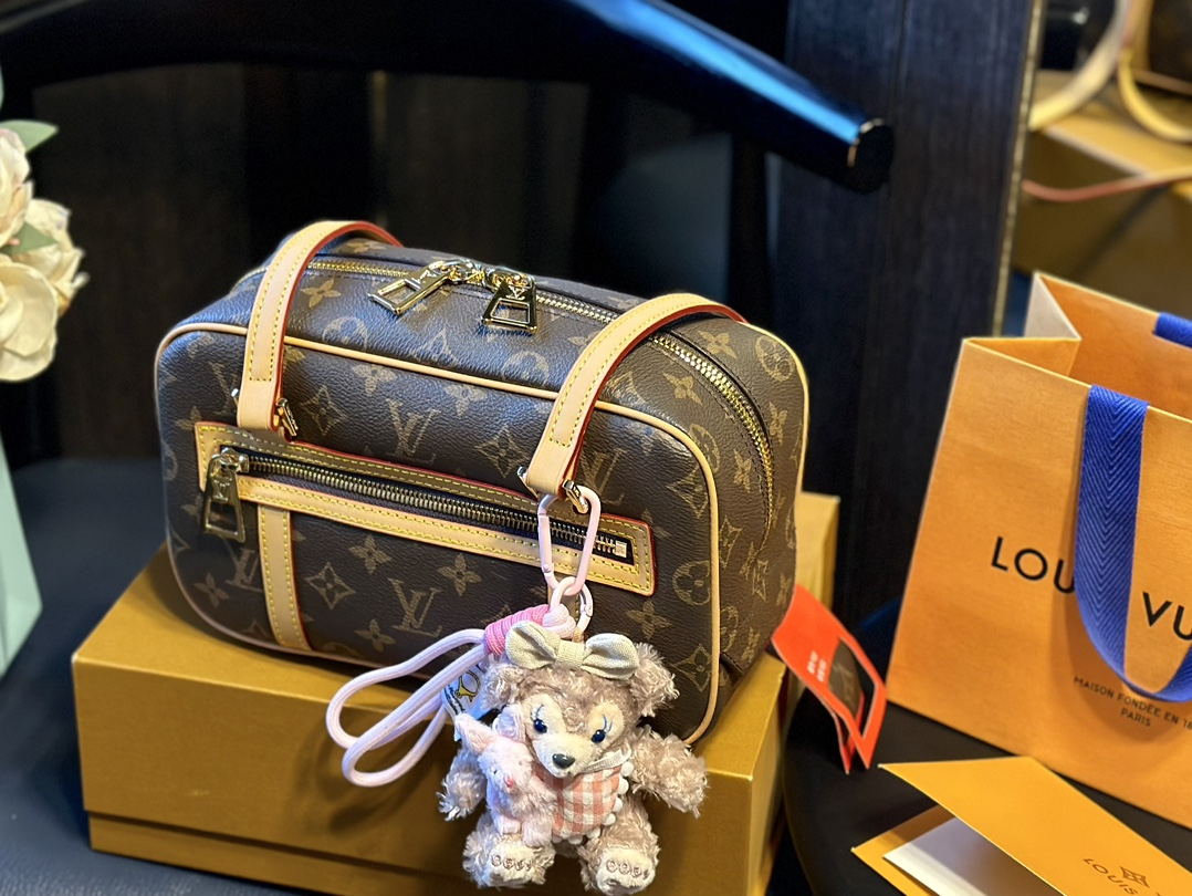 Louis new arrival vintage bag size: 25 * 15cm