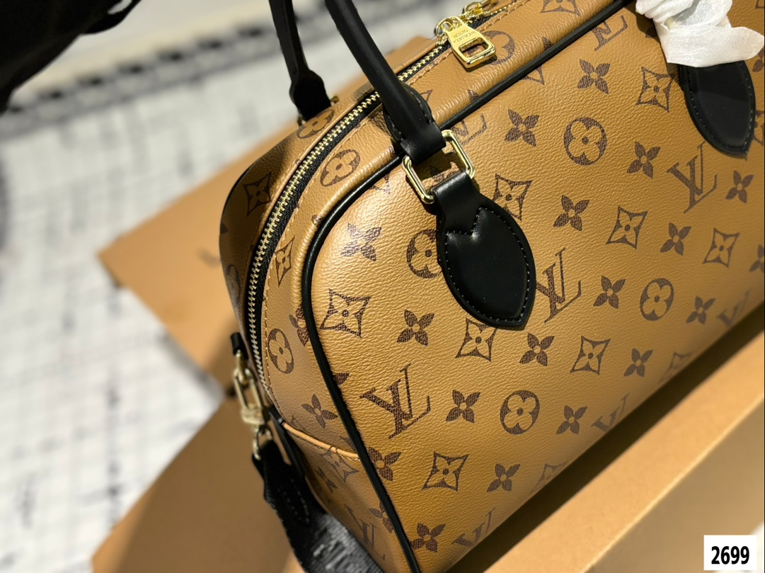 Louis new arrival tote bag size: 30*16 cm