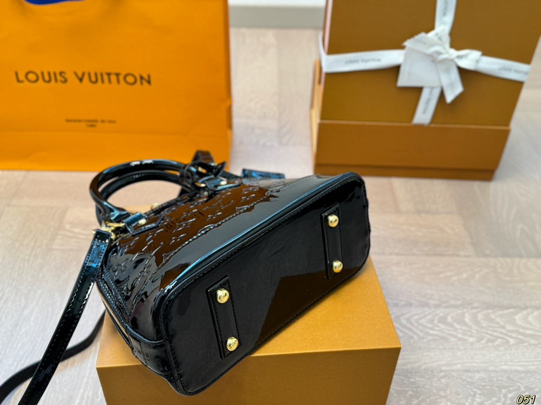 Louis 2024 new arrival bb bag size:24*18 cm