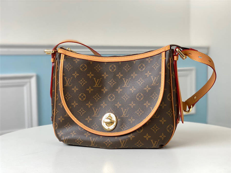 Louis Monogram Canvas Tulum GM Bag size: 35 * 9 *26cm