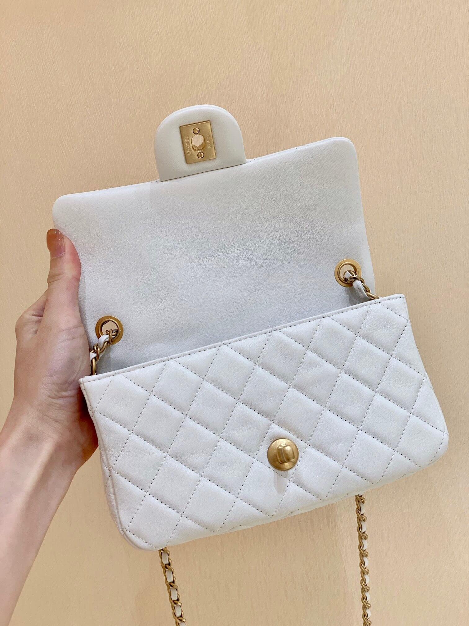 Cc Flap Bag Pearl Crush White lambskin size: 20 cm
