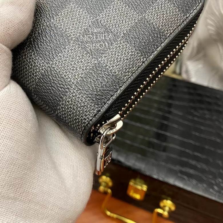 LV Bag 19X10X4 22