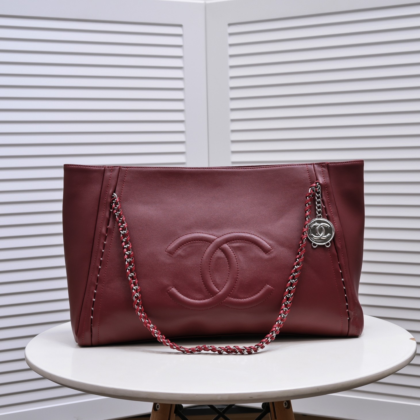 CC Soft Calfskin Shopping Bag Top Handle red/white
