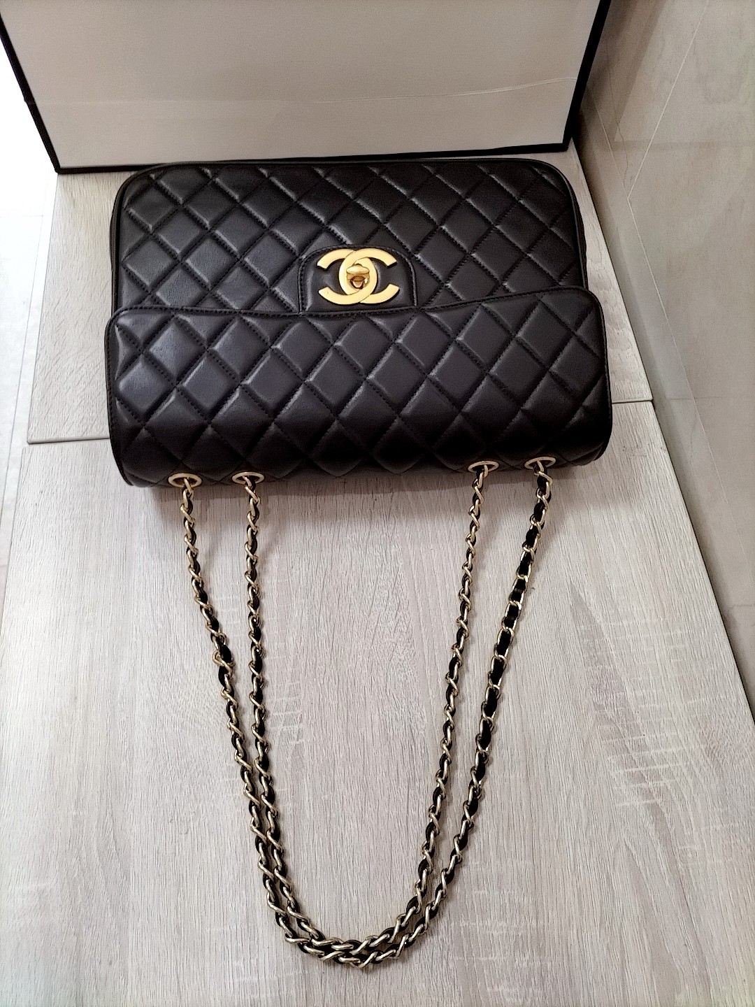 CC Classic Flap Bag size; 30*21*8cm