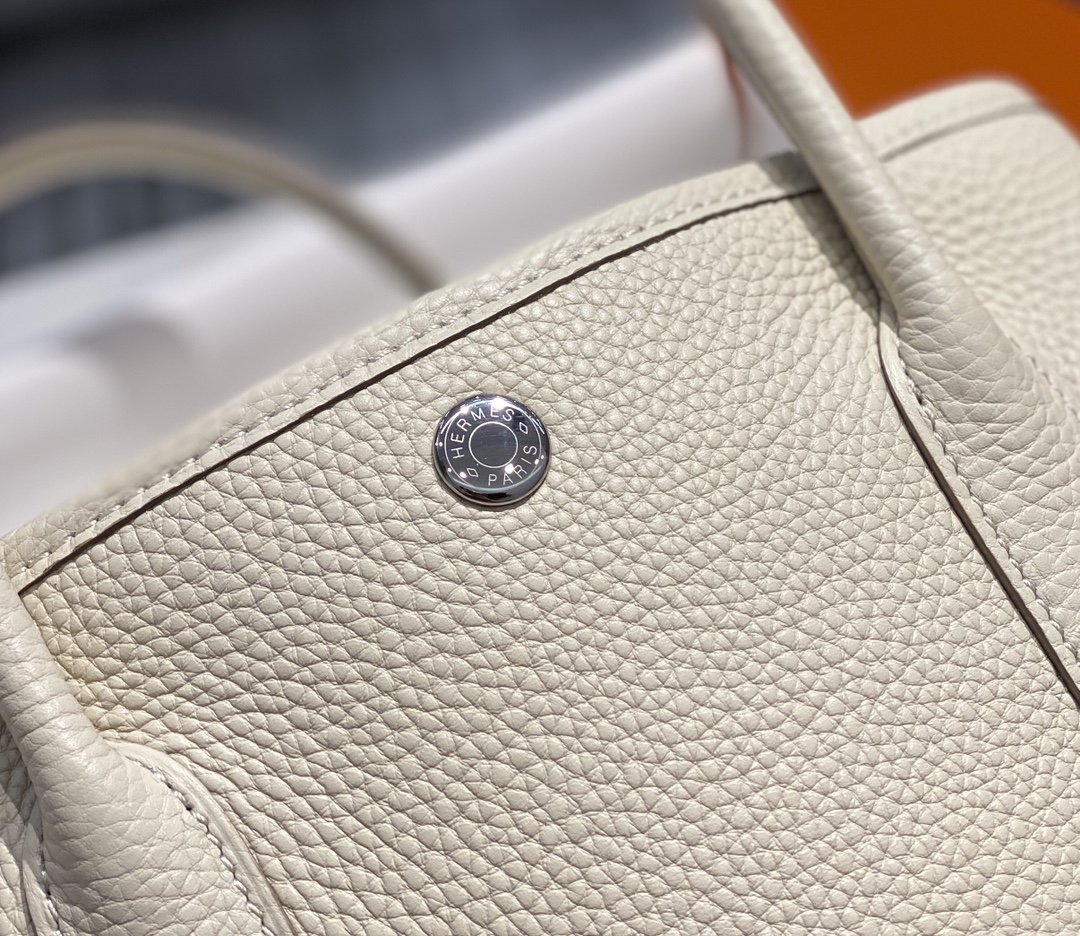 Her new arrival Garden party bag