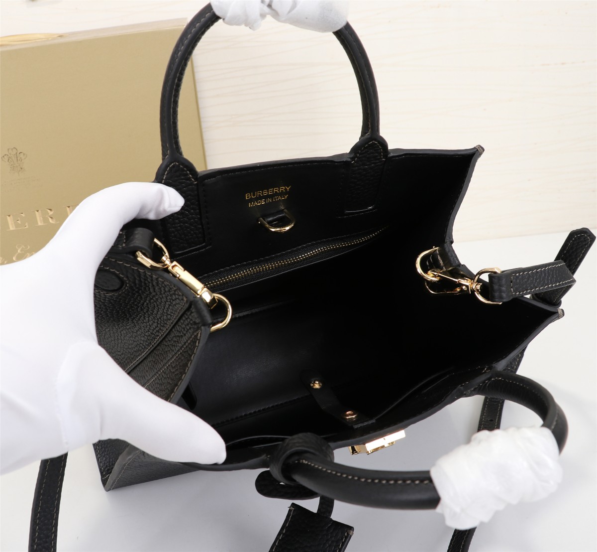 BB new arrival tote bag size : 27 x 11 x 20 cm