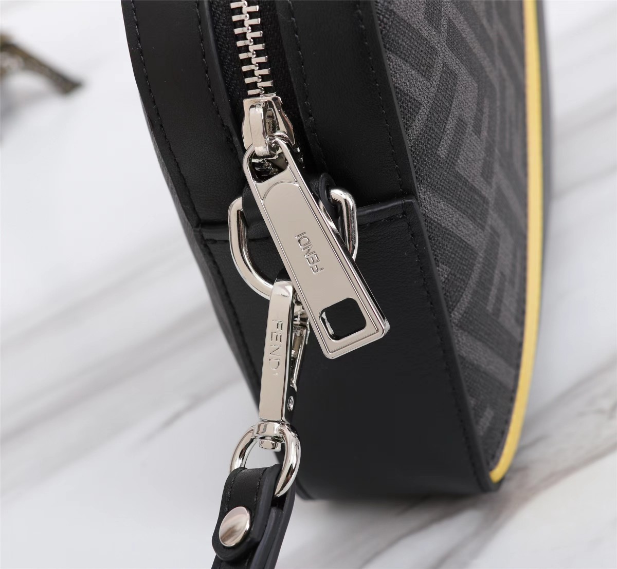 Fen pouch men bag size :23?16?5 cm