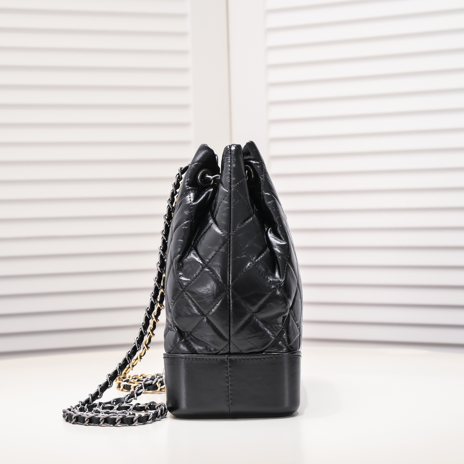 CC 17 Gabrielle backpack size : 24*23*11.5cm