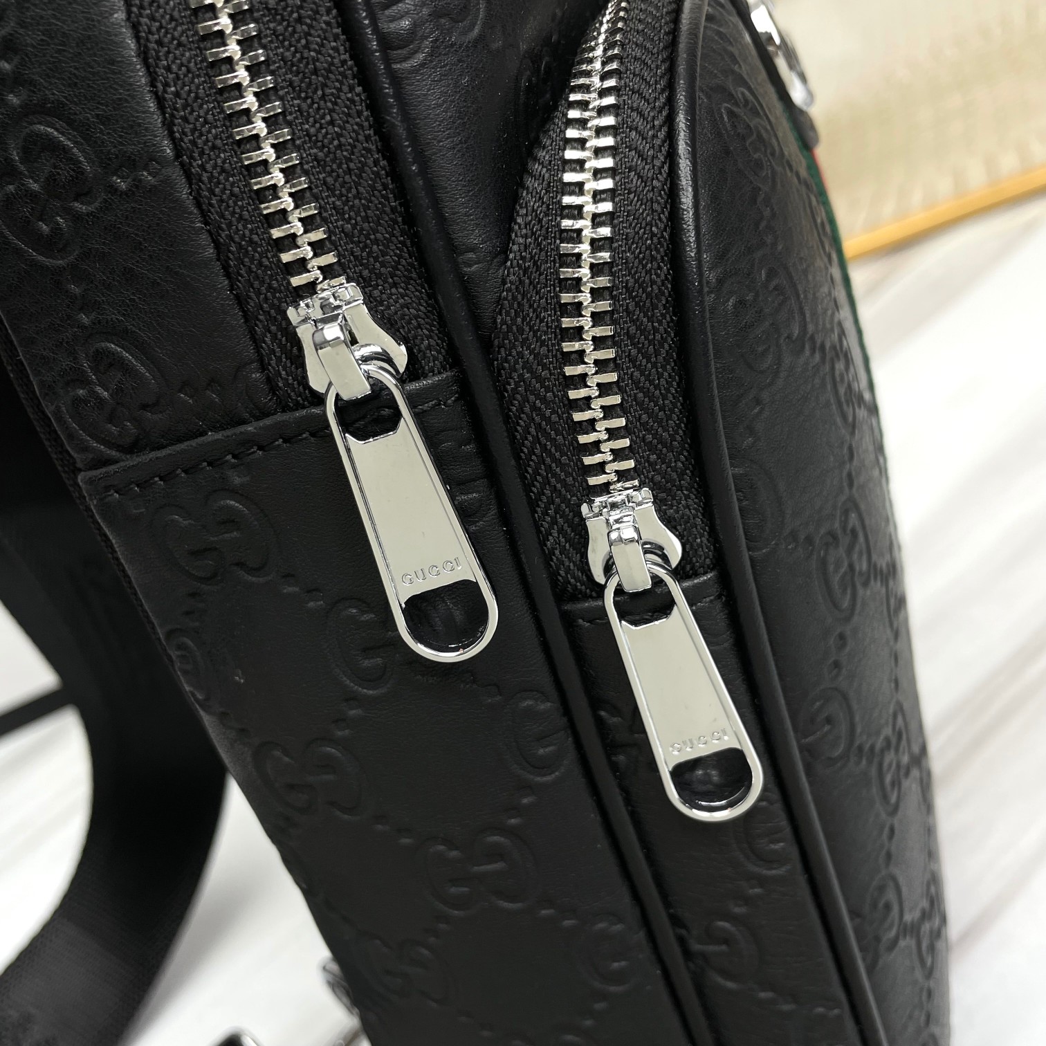 GG new arrival man bag size : 17x30x8 cm