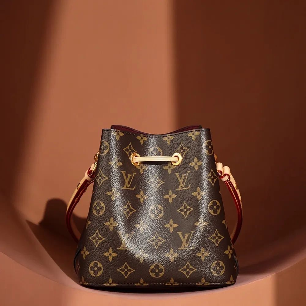 Louis neonoe bb mini bag size : 20×20×13 cm