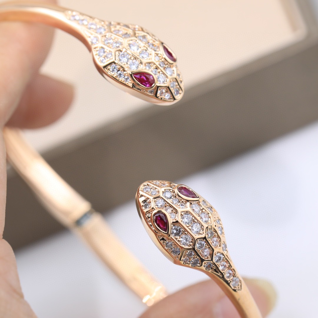 Bul new arrival necklace 01