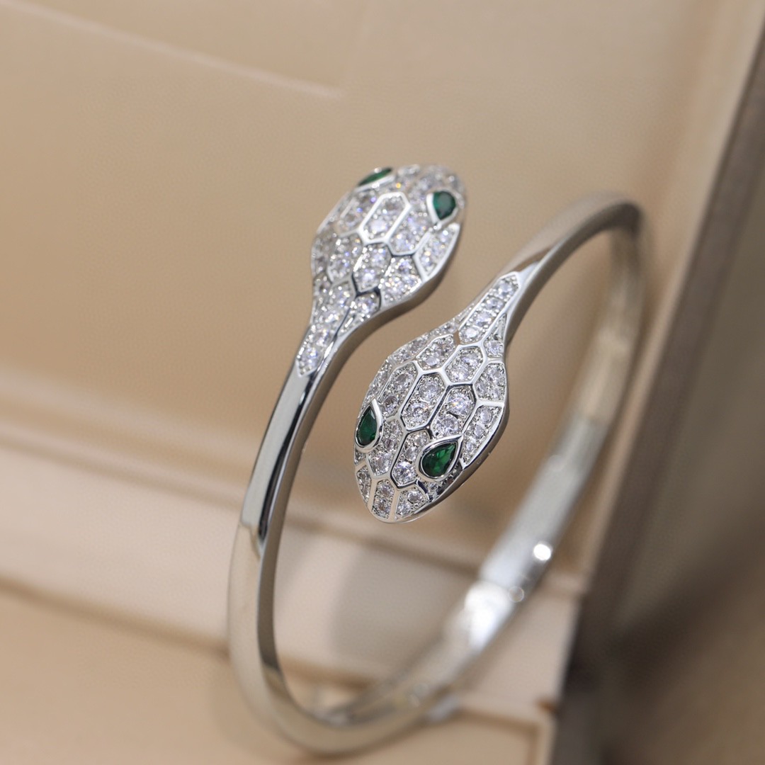 Bul new arrival necklace 01