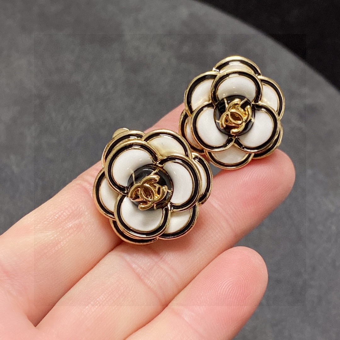 CC Earrings 0005