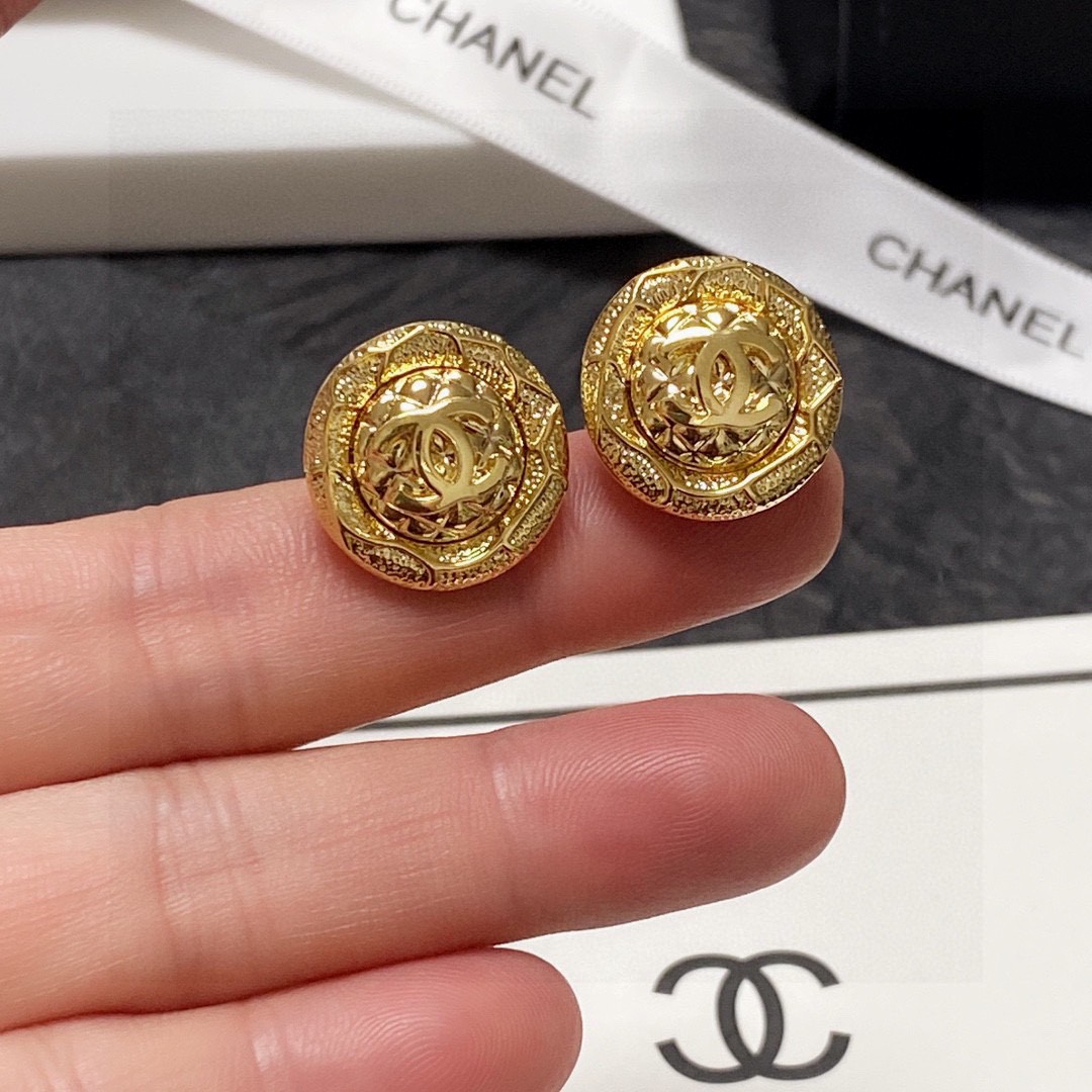 CC Earrings 0009