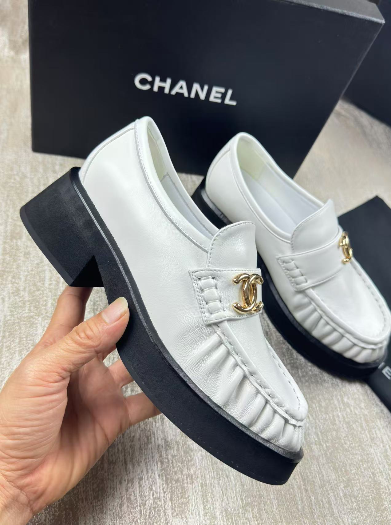 Louis new arrival 24ss women Loafers 005