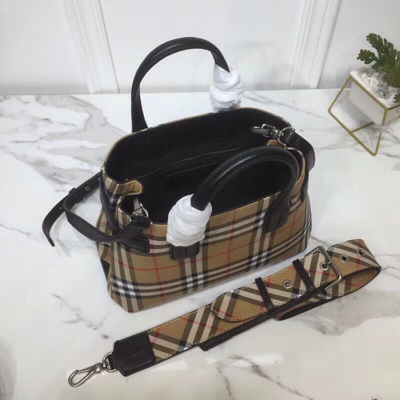 bb Small Banner Vintage Check And Tote Black For Women, Women's Bags 10.5in/26cm