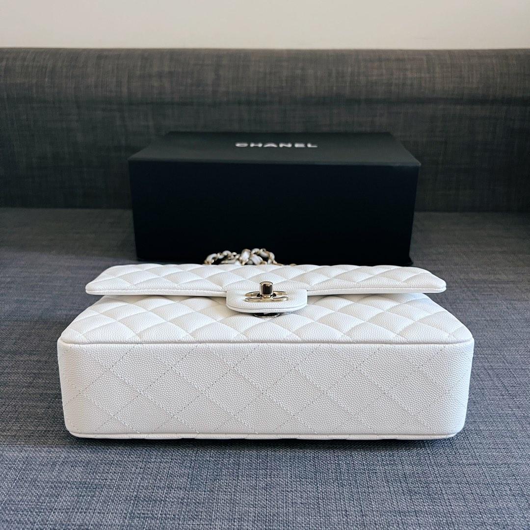 Cc CF 25 white caviar leather silver chain