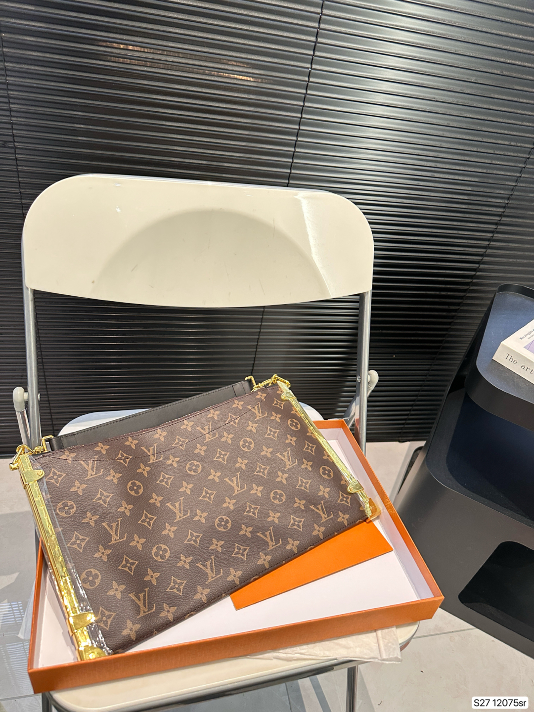 Louis new arrival luckytrunk S- lock bag size: 38*23 cm