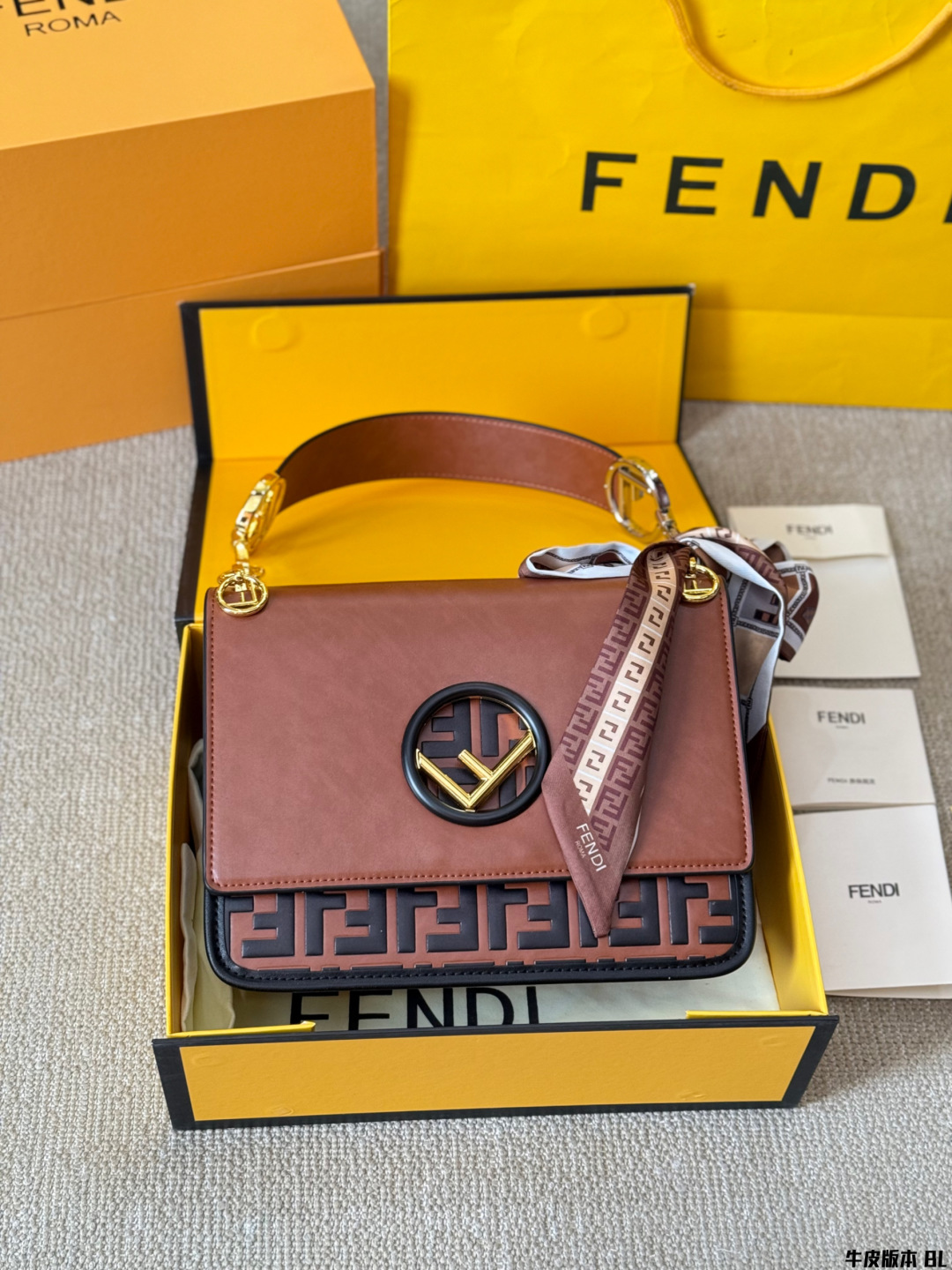 Fen new arrival KANI bag size: 25*20 cm