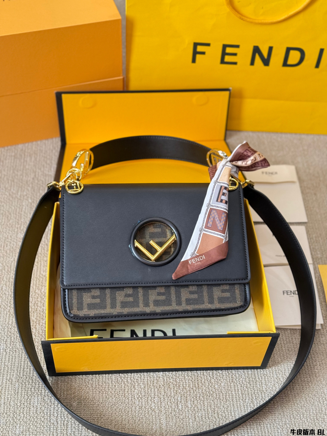 Fen new arrival KANI bag size: 25*20 cm