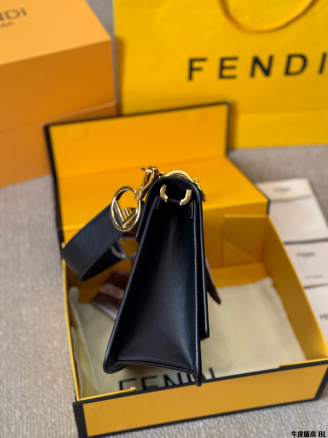 Fen new arrival KANI bag size: 25*20 cm