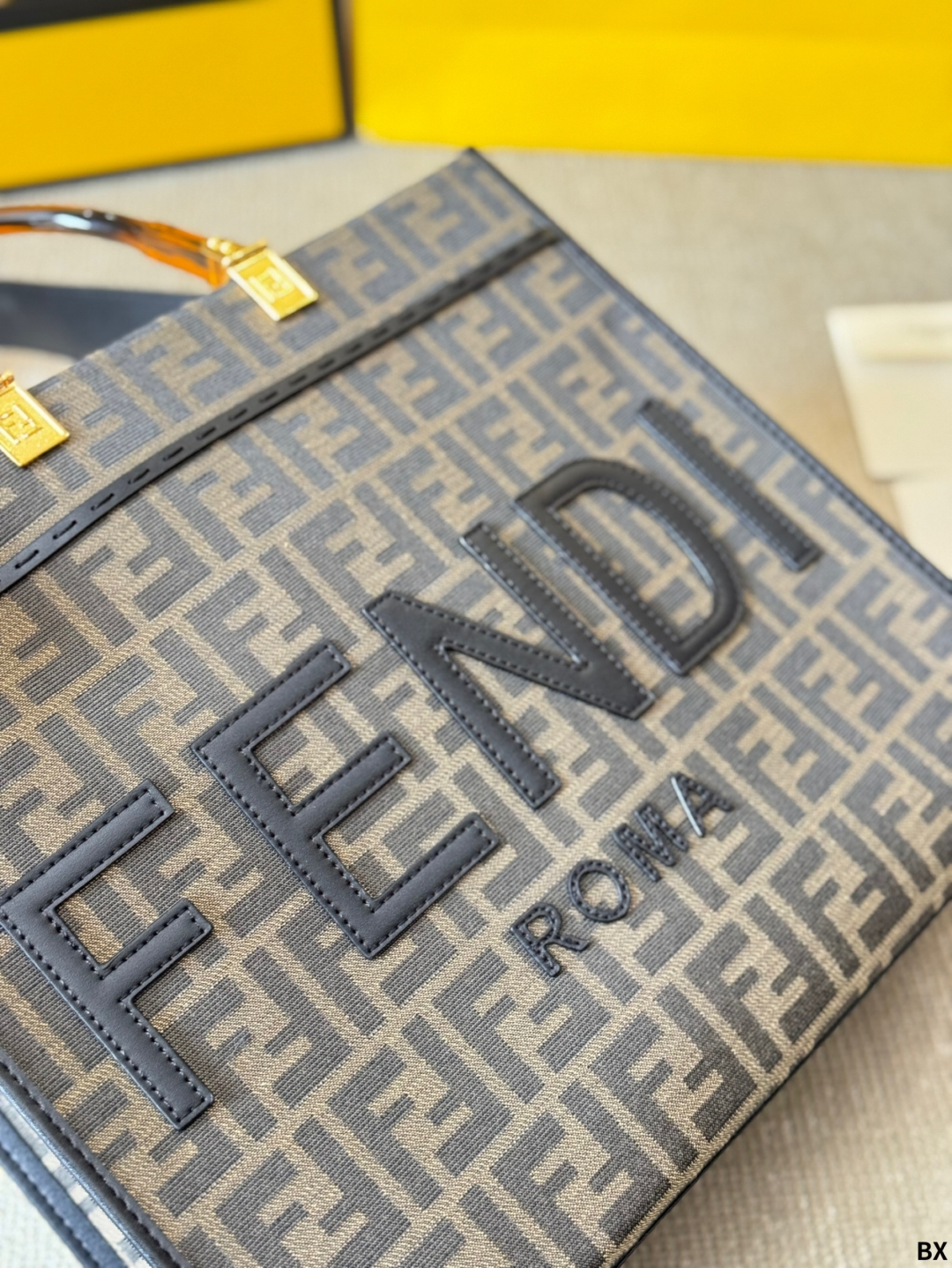 Fen new arrival peekabo tote bag size；35*30 cm