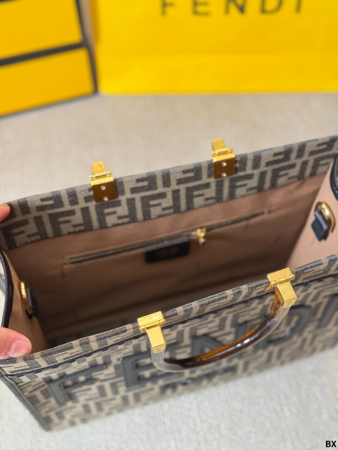 Fen new arrival peekabo tote bag size；35*30 cm