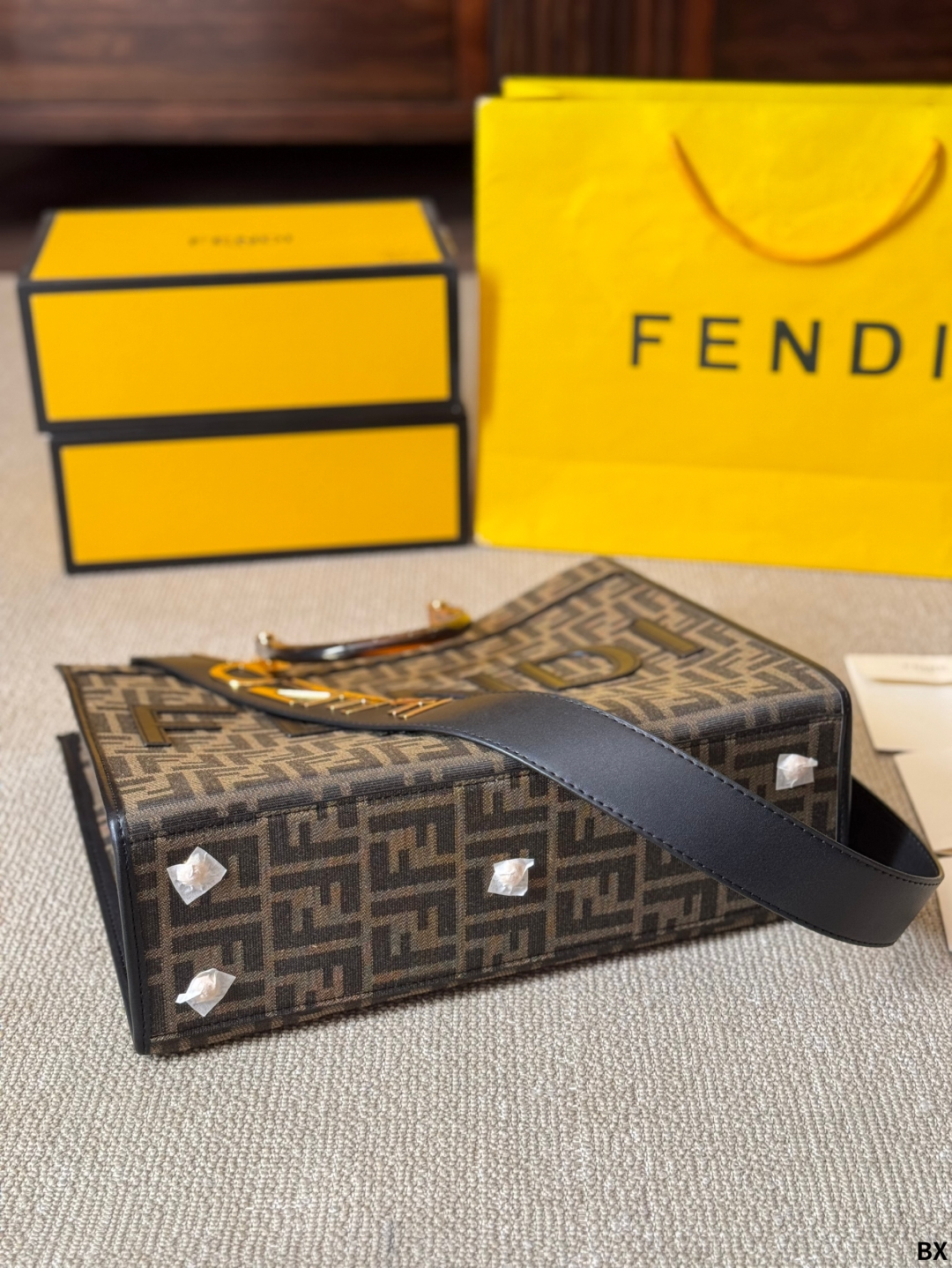 Fen new arrival peekabo tote bag size；35*30 cm