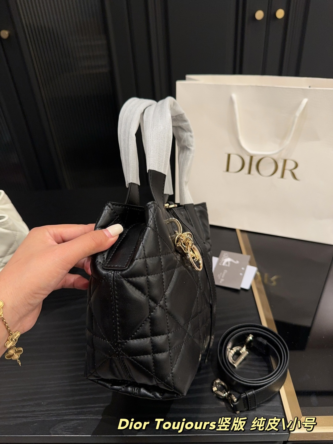 D new arrival Toujours bag size: 17*18cm