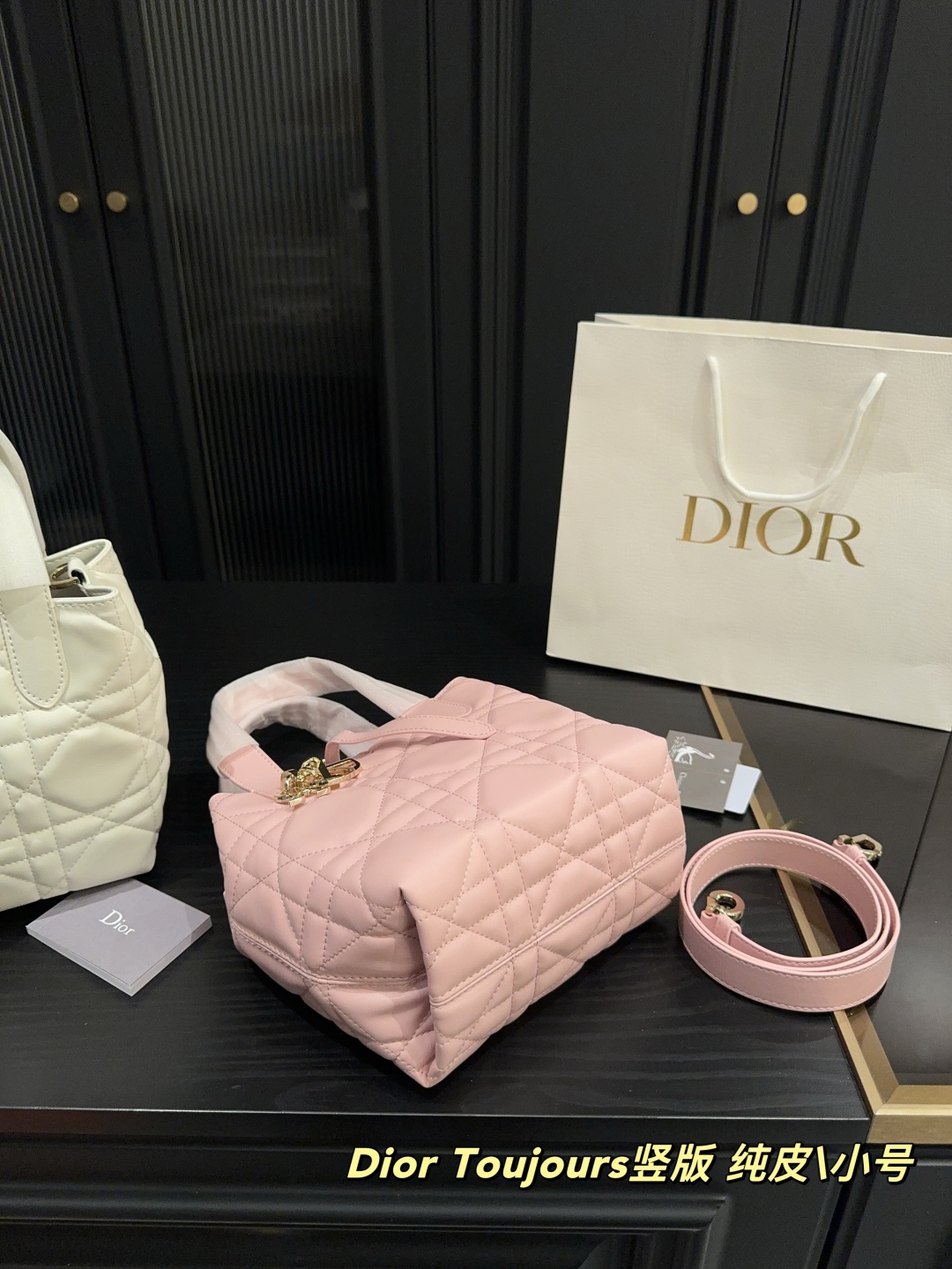 D new arrival Toujours bag size: 17*18cm