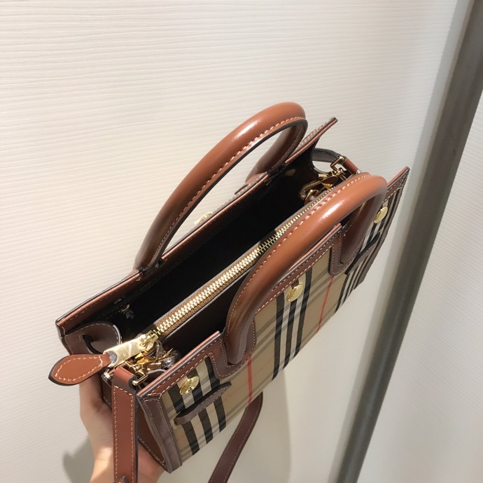 bb Mini Vintage Check Two-handle Title Bag Archive Beige For Women, Women's Bags 10.2in/26cm 80252671