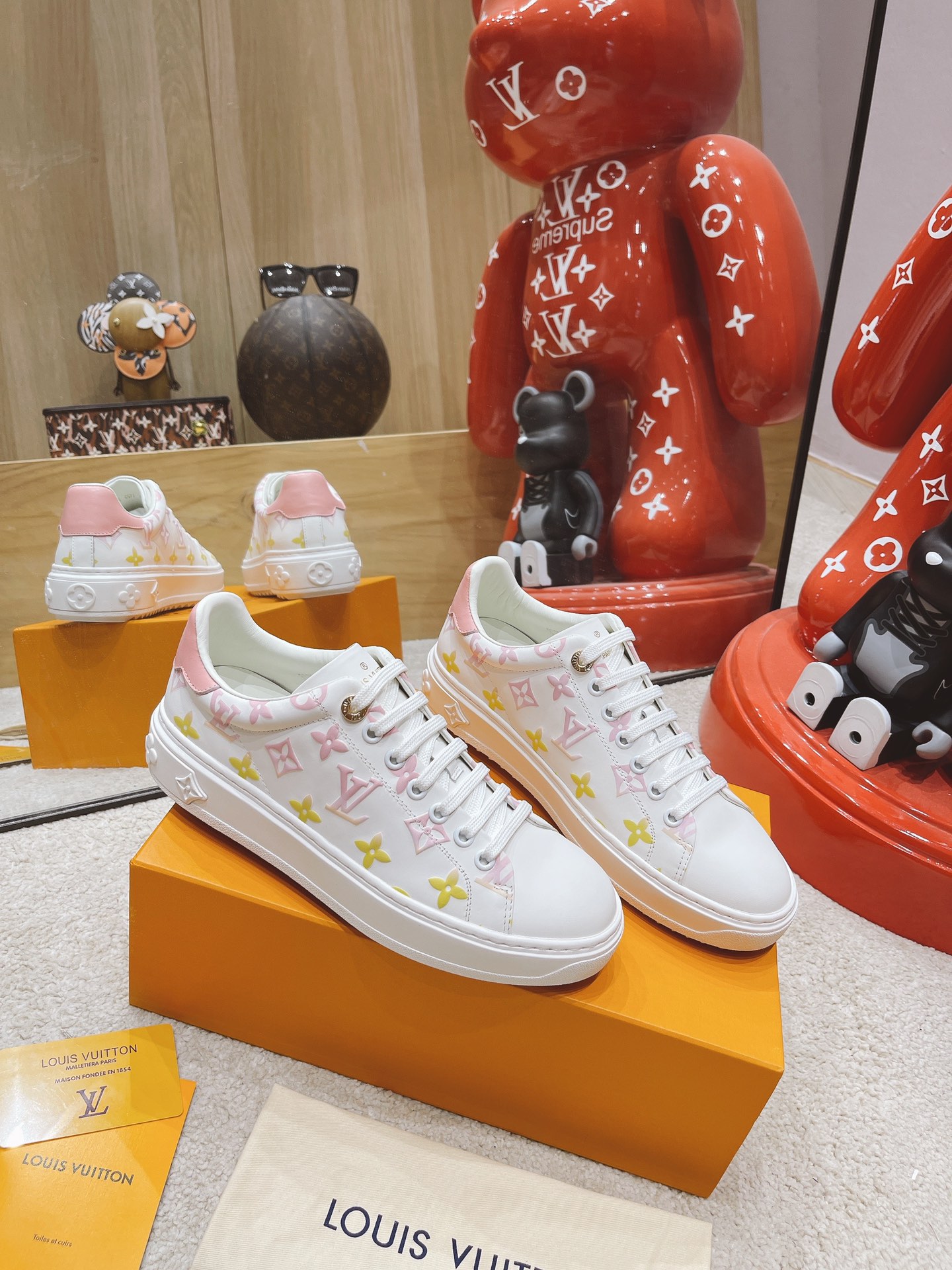 Louis new arrival Time Out pink sneakers