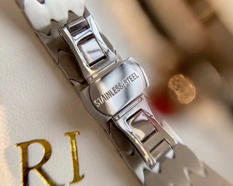 BVL Octo Finissimo women watch 33 mm