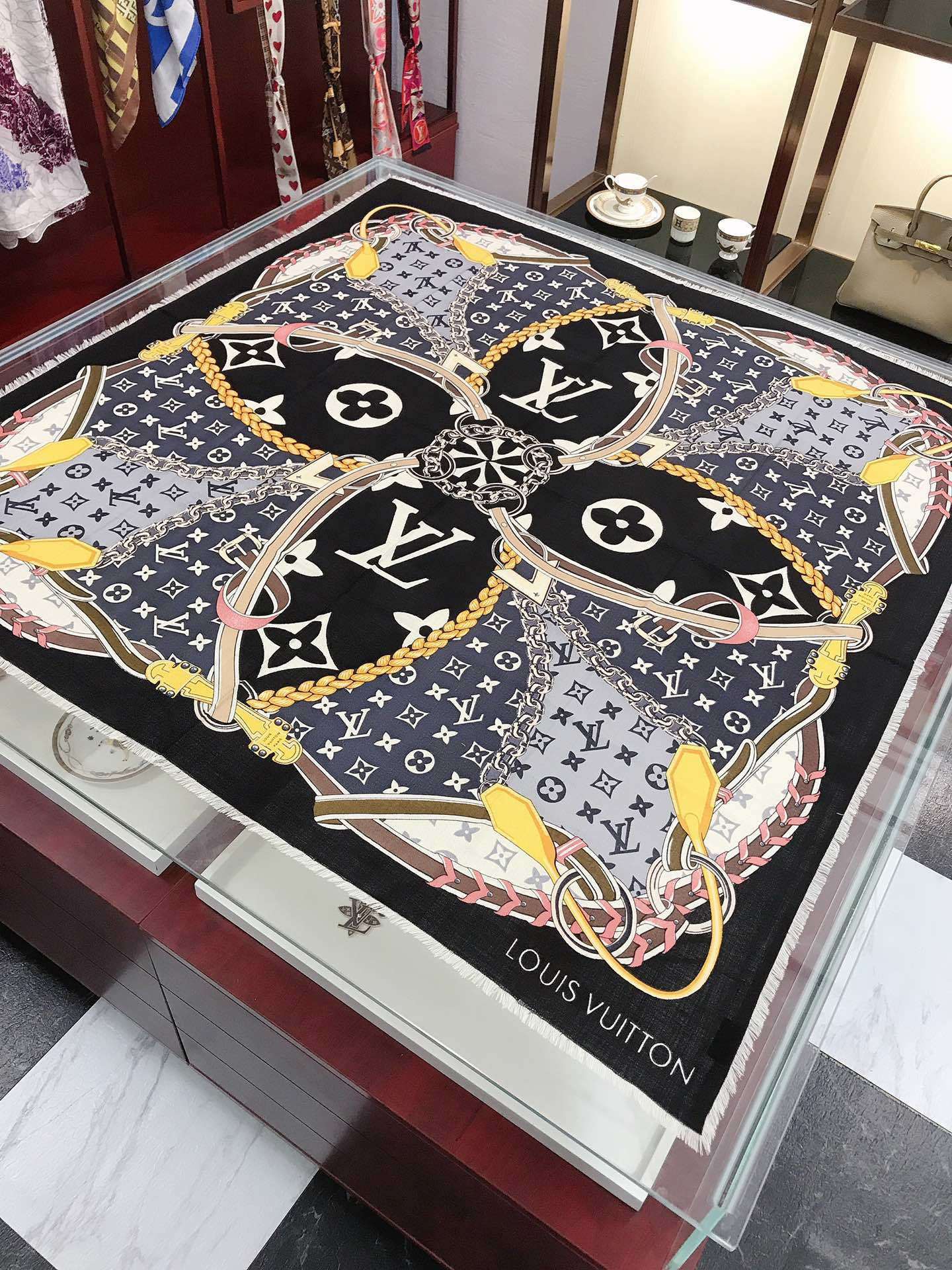 Louis new arrival scarf size: 140*140 cm 041