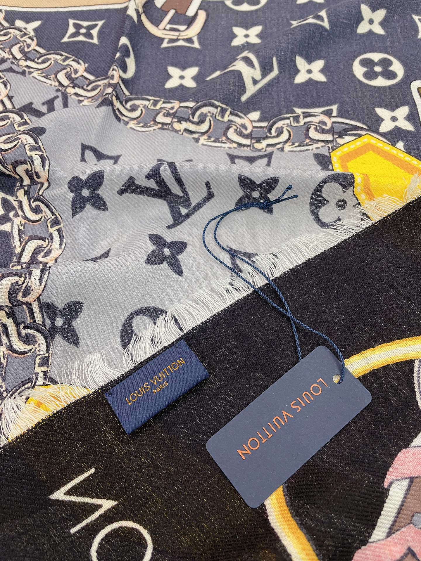 Louis new arrival scarf size: 140*140 cm 041