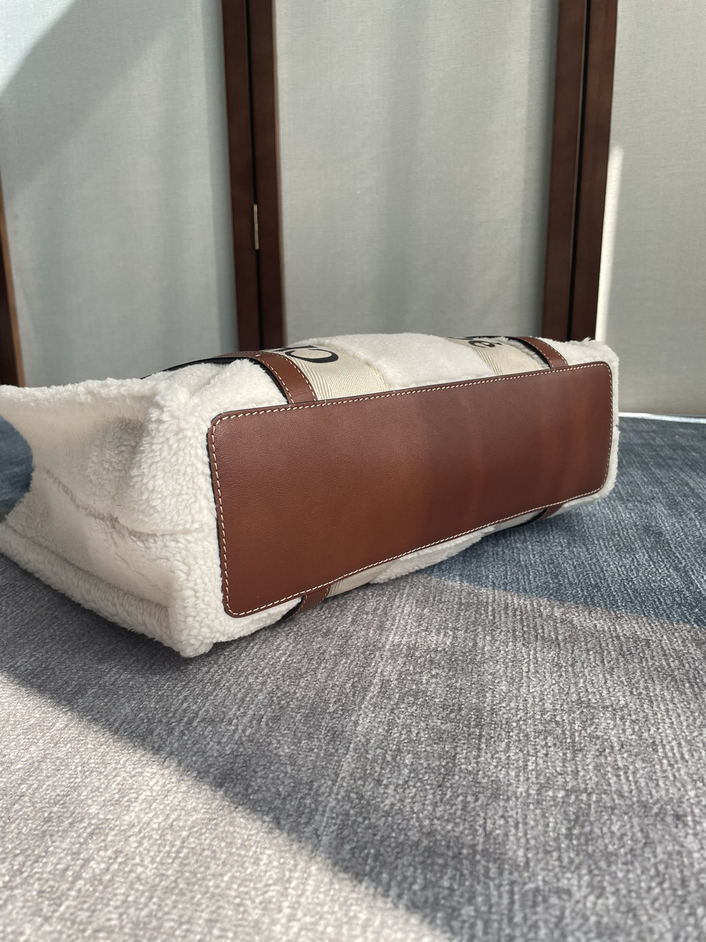CH winter new styles Woody tote bag white