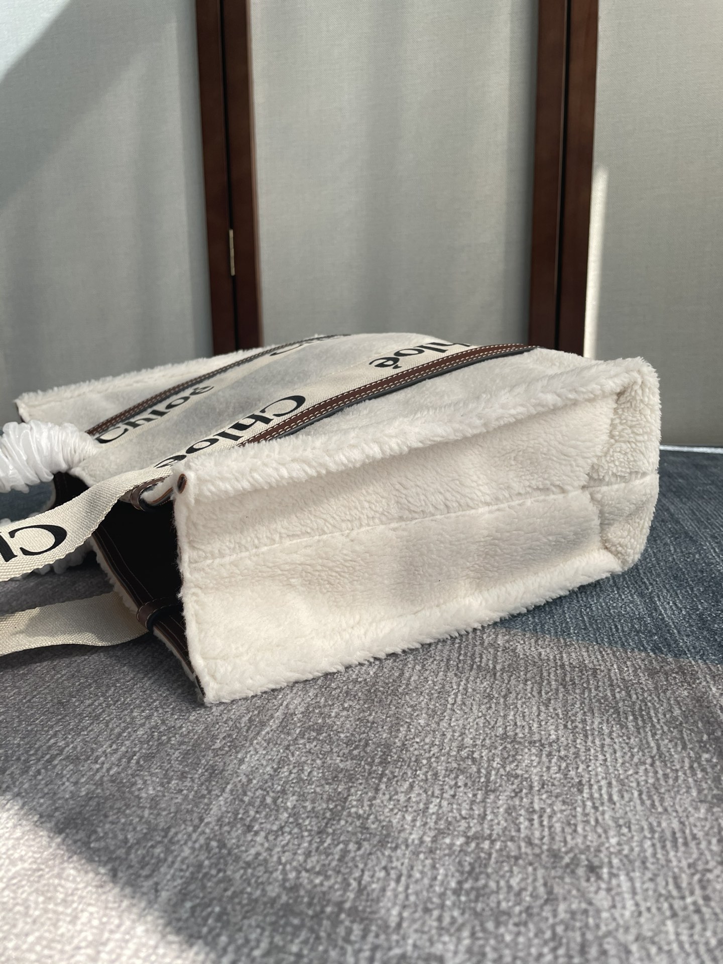 CH winter new styles Woody tote bag white