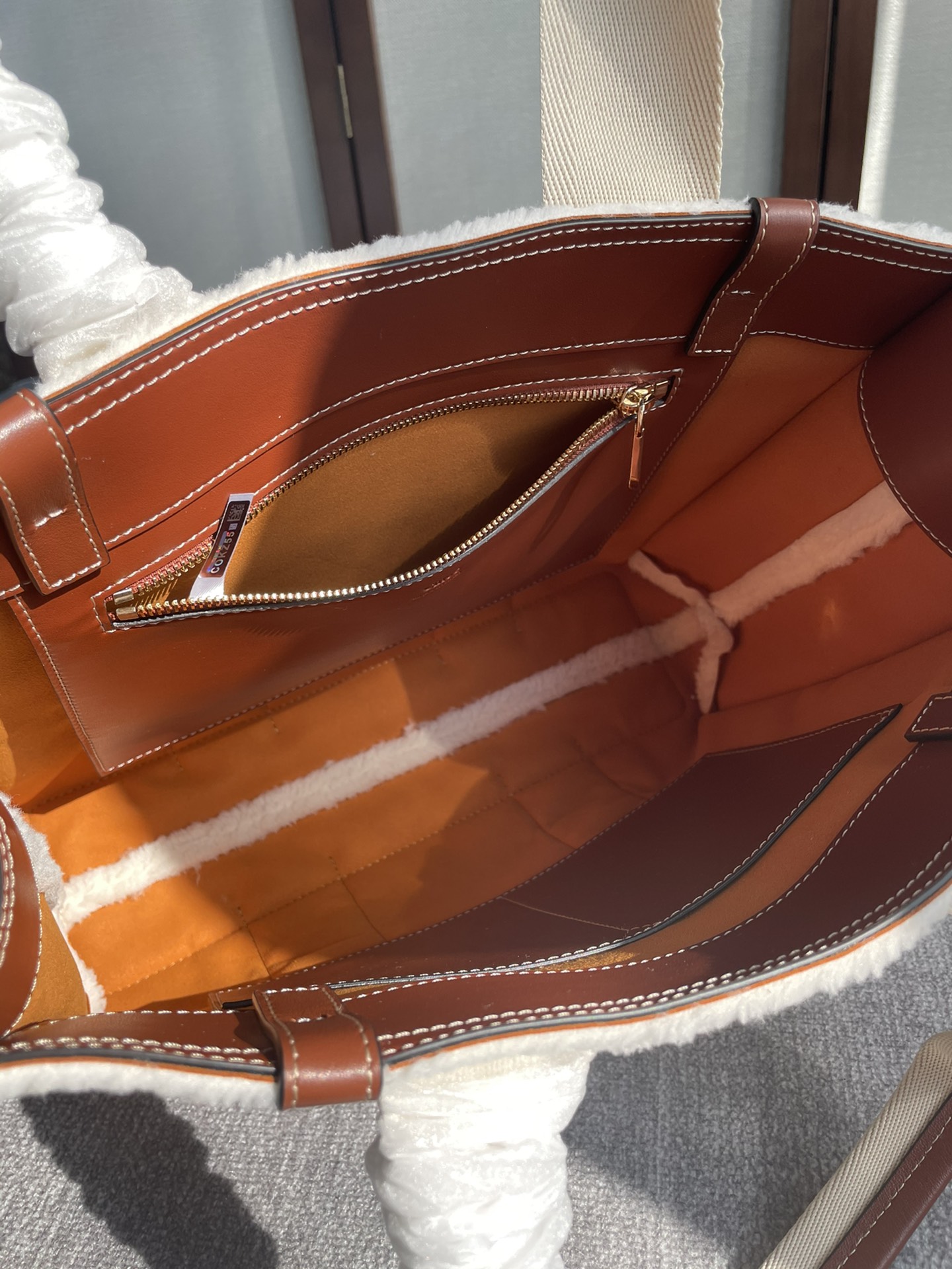 CH winter new styles Woody tote bag white