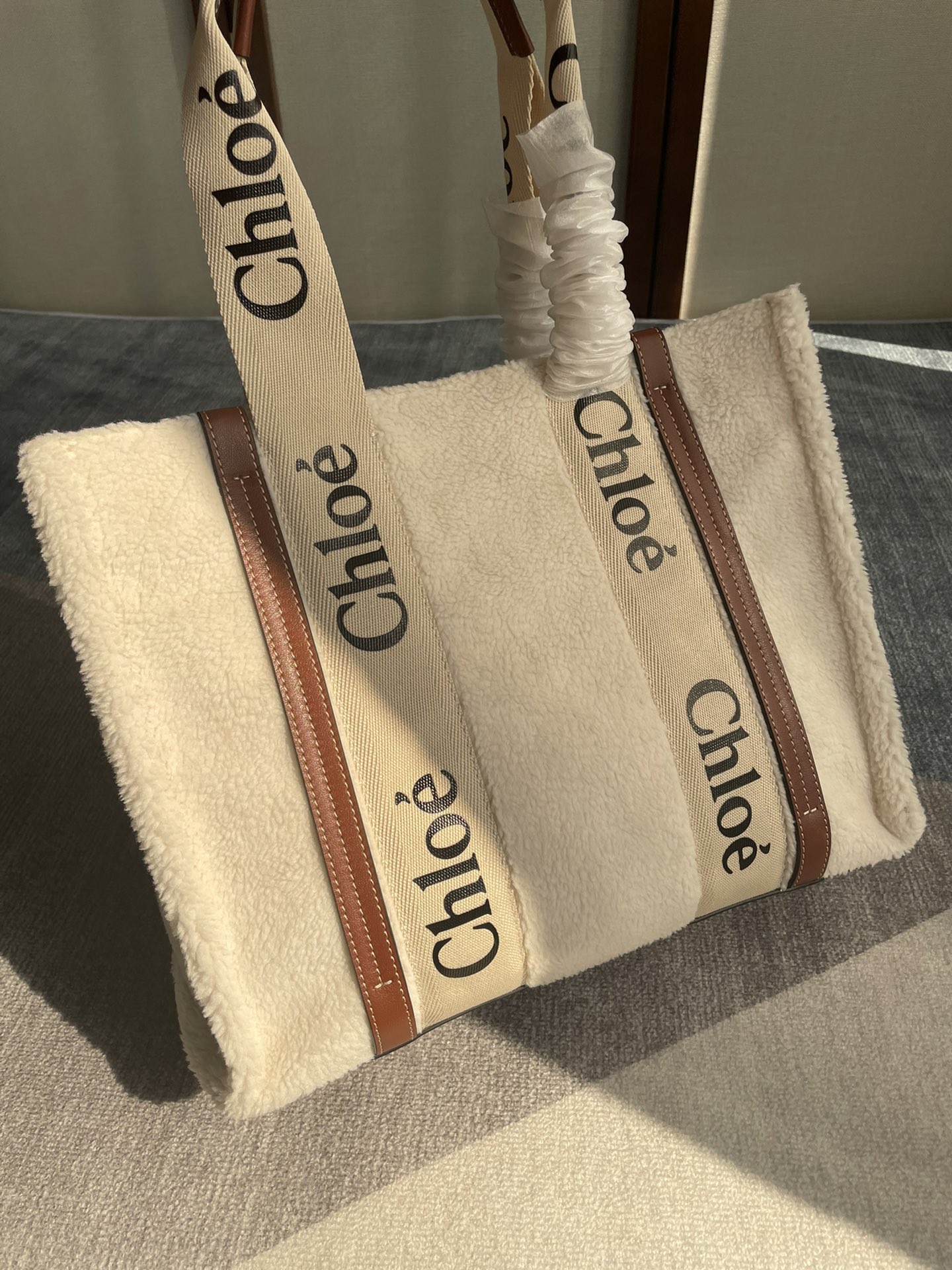 CH winter new styles Woody tote bag white