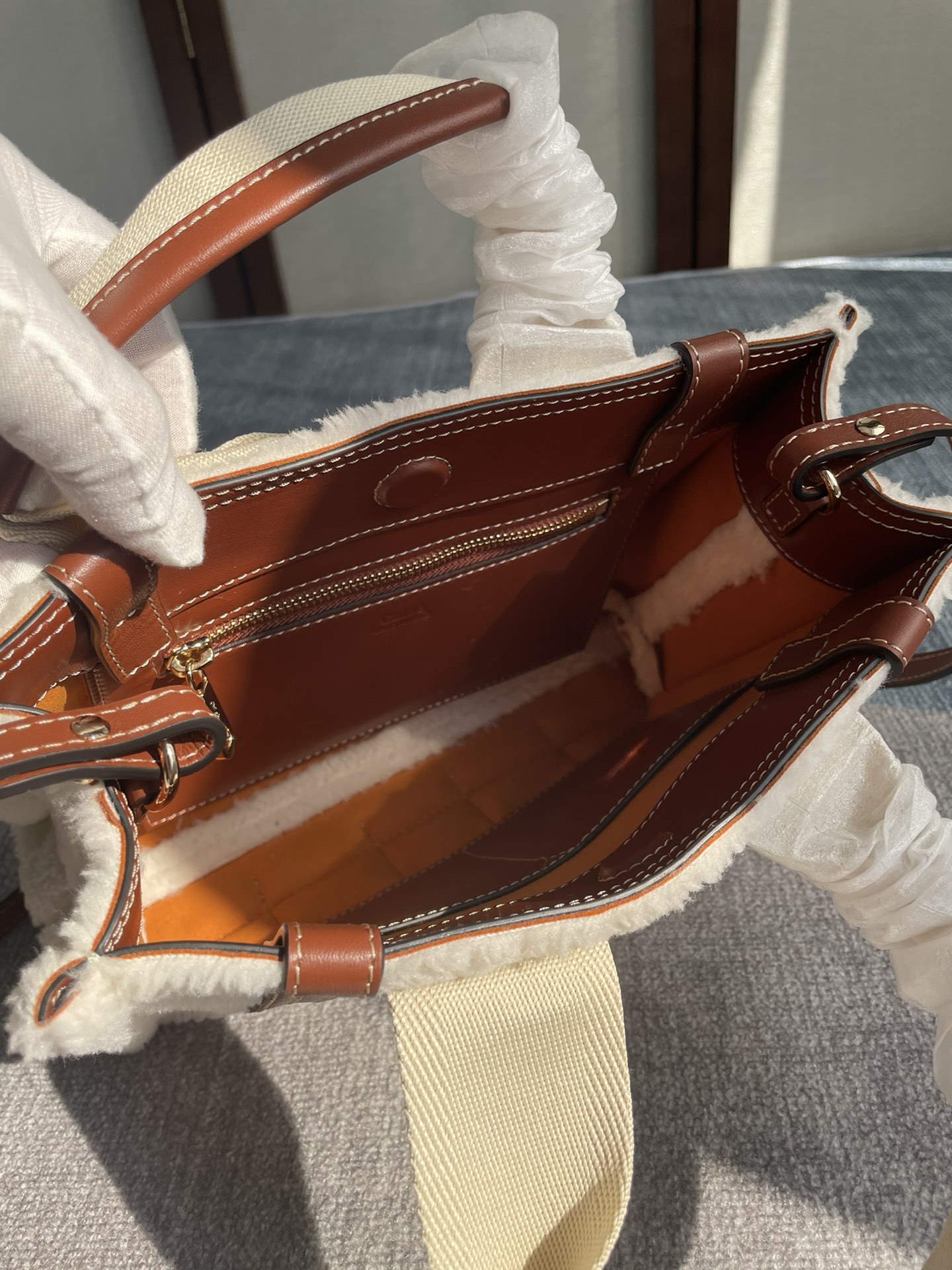 CH winter new styles Woody tote bag white