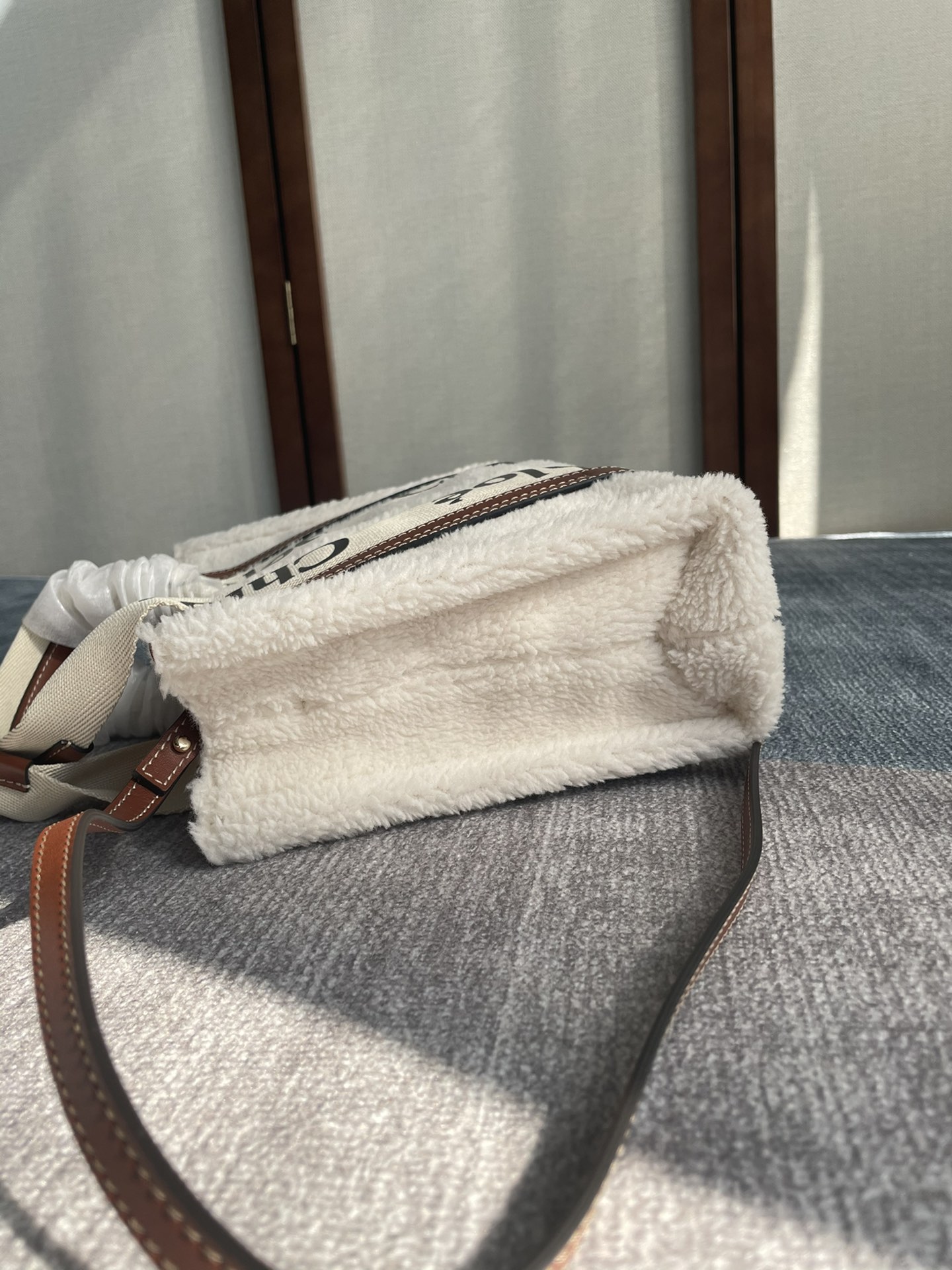 CH winter new styles Woody tote bag white