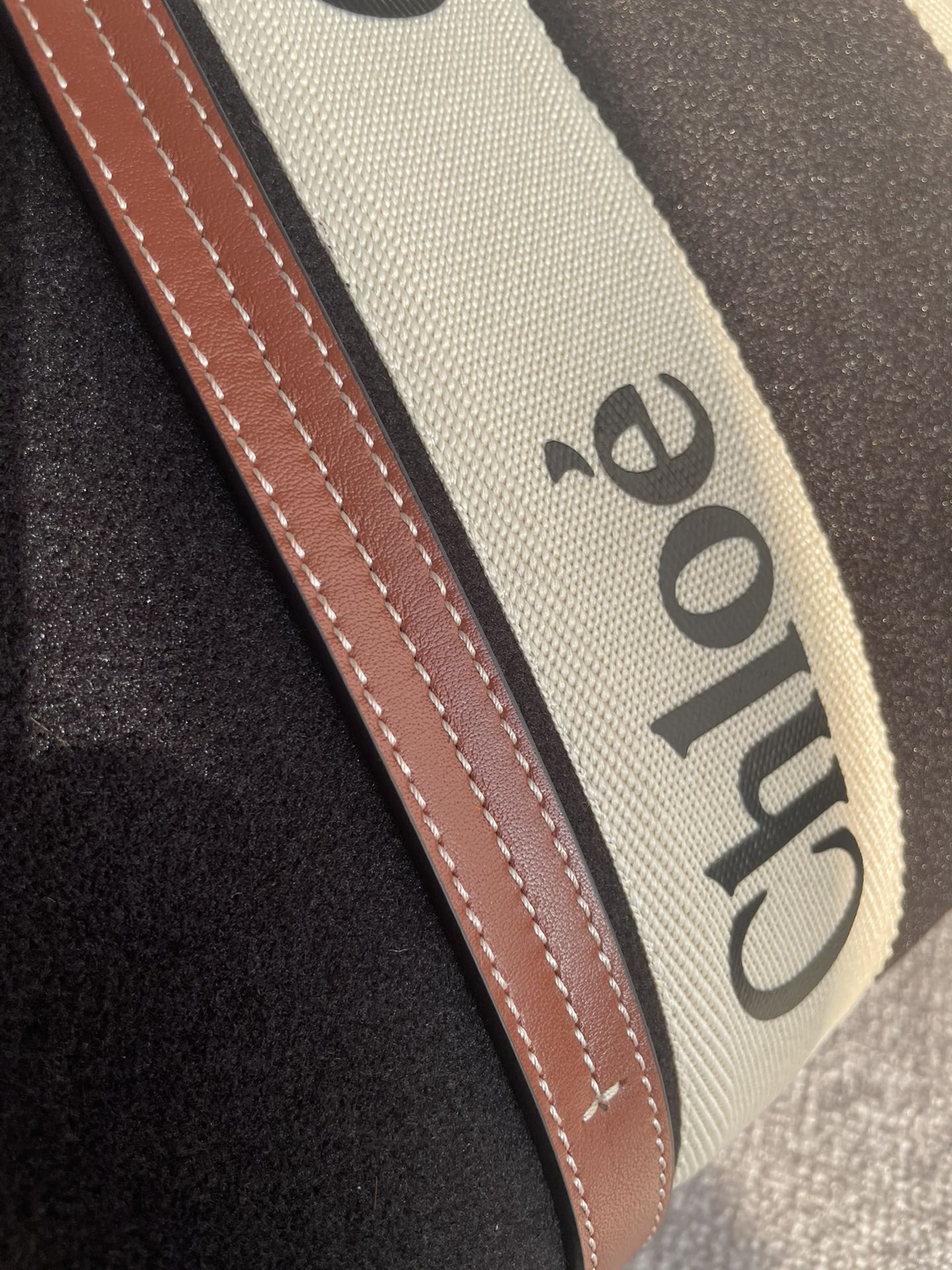 CH winter new styles Woody tote bag brown