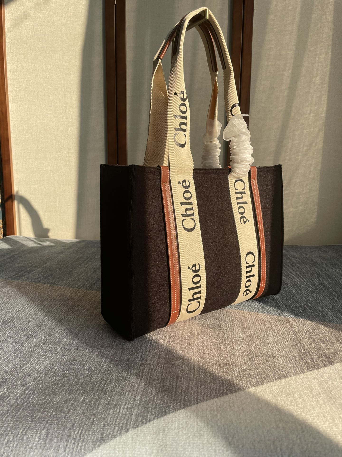 CH winter new styles Woody tote bag brown