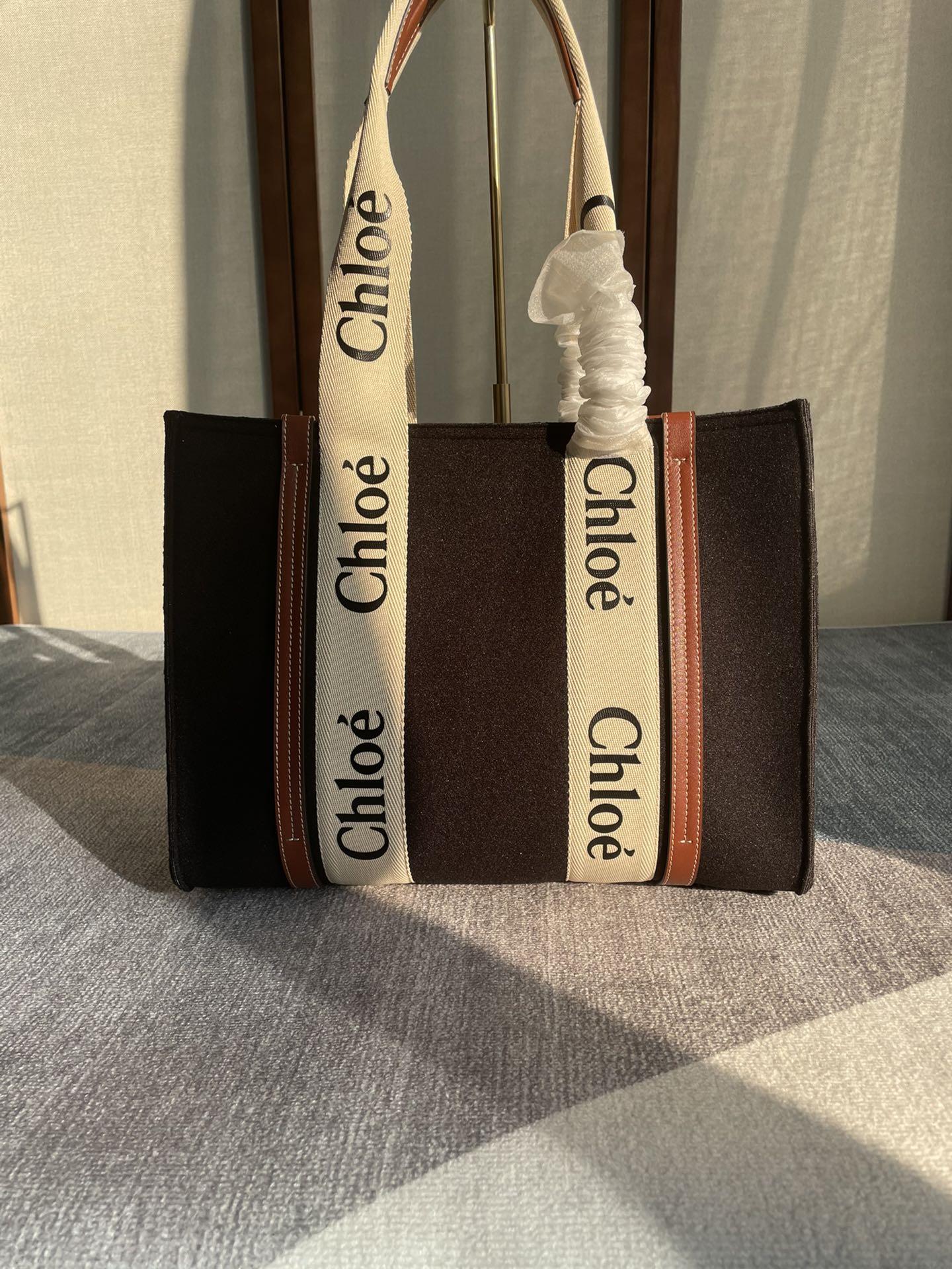 CH winter new styles Woody tote bag brown