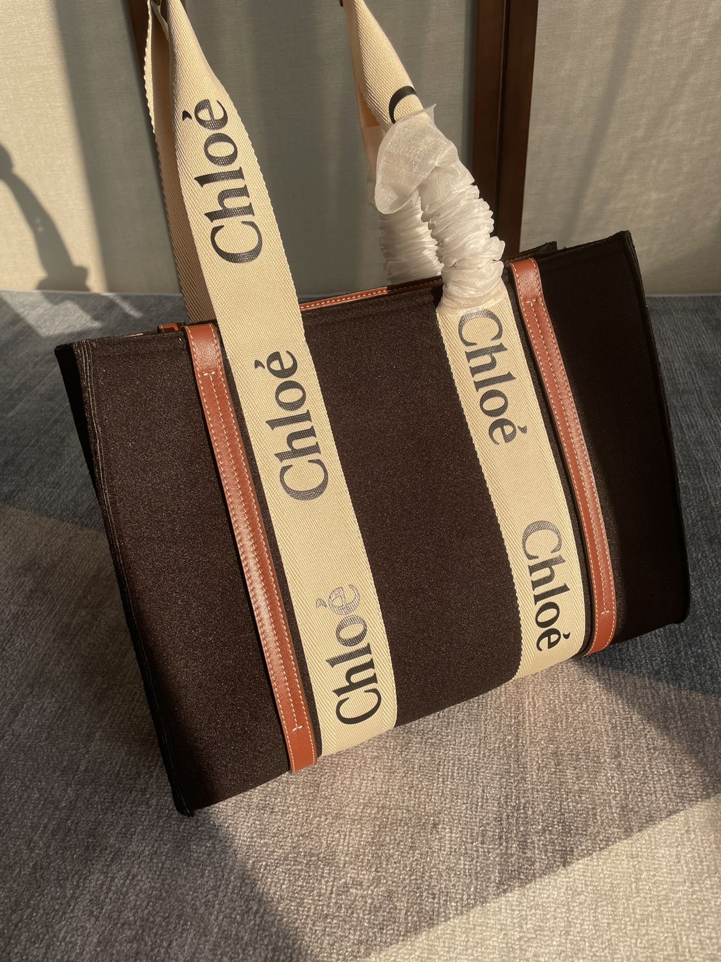 CH winter new styles Woody tote bag brown