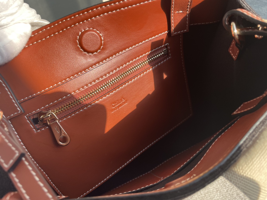 CH winter new styles Woody tote bag brown